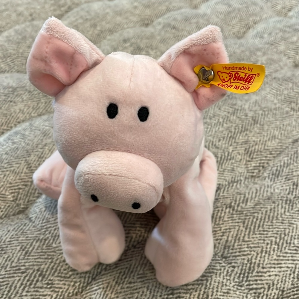 Adorable Steiff piglet
